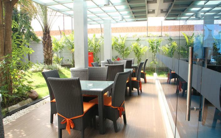 News Hotel Waru Sidoarjo Exterior foto