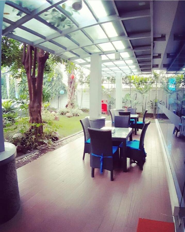 News Hotel Waru Sidoarjo Exterior foto